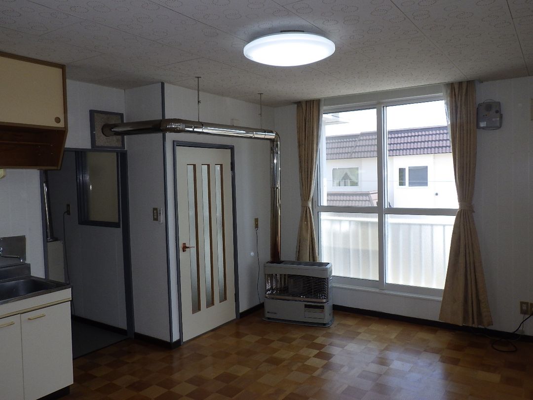 White Heights Apartment A Rental in Kamifurano, Hokkaido - Thumbnail 2