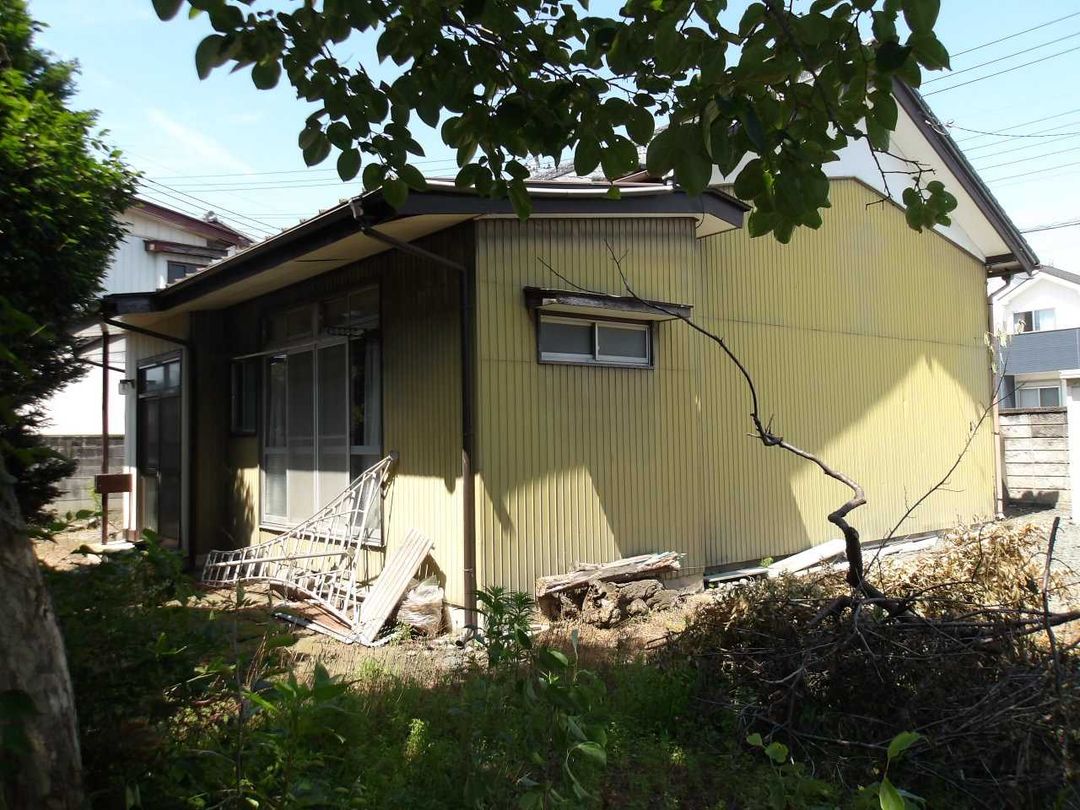 Spacious Kiryu property with farmland and guest house - Thumbnail 2