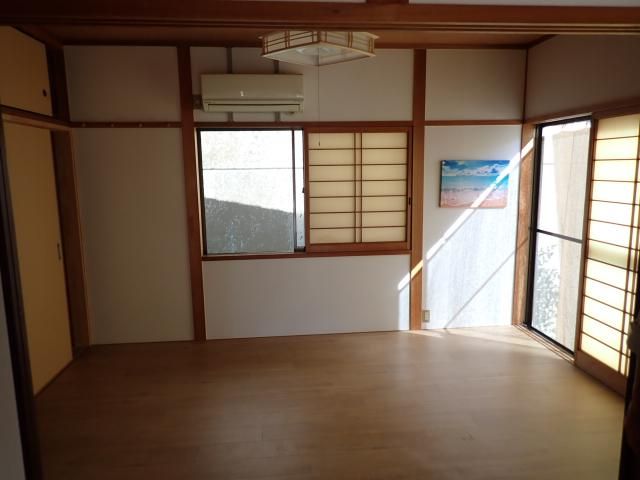 Akiya Bank House for Sale in Tonosho Town, Kagawa - Thumbnail 3
