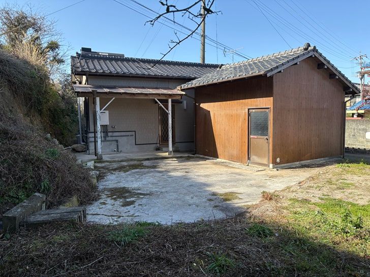 Compact 1K House with Warehouse in Oyano Town, Kamiamakusa - Thumbnail 3