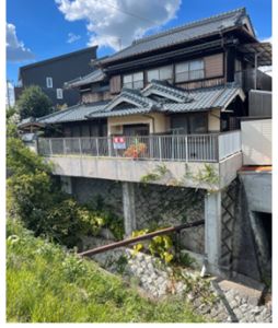 2-Story Wooden House for Sale in Kita-ku, Kobe with Garden - Thumbnail 2