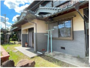 2-Story Wooden House for Sale in Kita-ku, Kobe with Garden - Thumbnail 3
