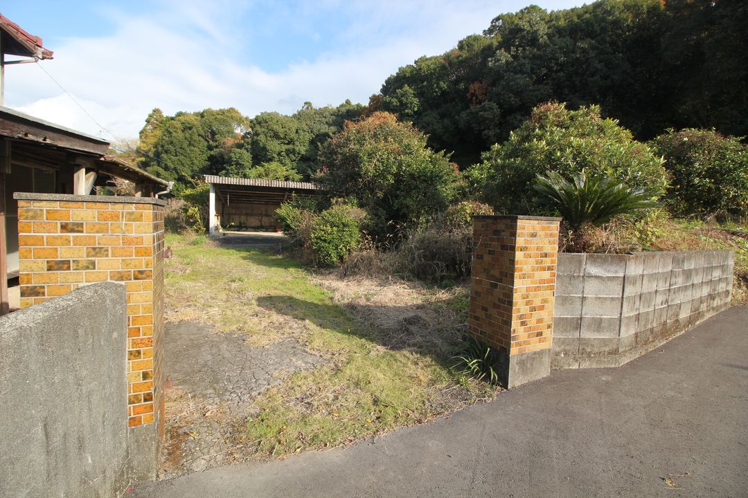 Akiya Bank House with Land for Sale in Uto City, Kumamoto - Thumbnail 3