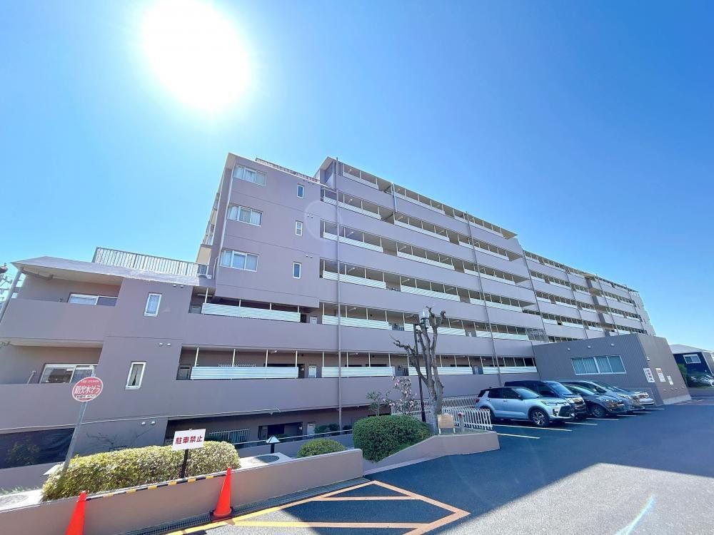 Renovated 3LDK Apartment in Kasugai, Aichi - 77m² - Thumbnail 2
