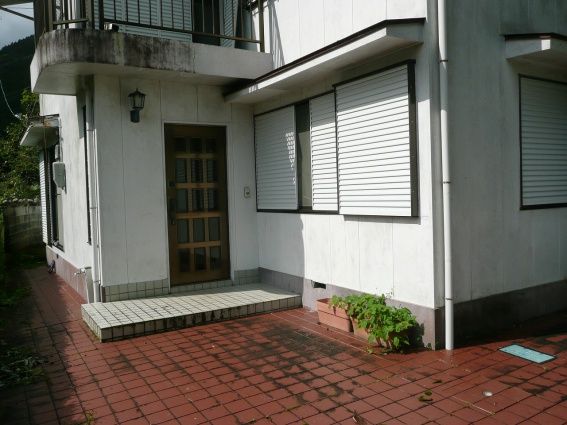 2-Story House for Sale in Kaiyo Town, Tokushima - Thumbnail 2