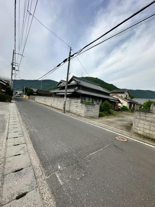 Spacious 9DK House for Rent in Sakaide City, Kagawa - Thumbnail 2