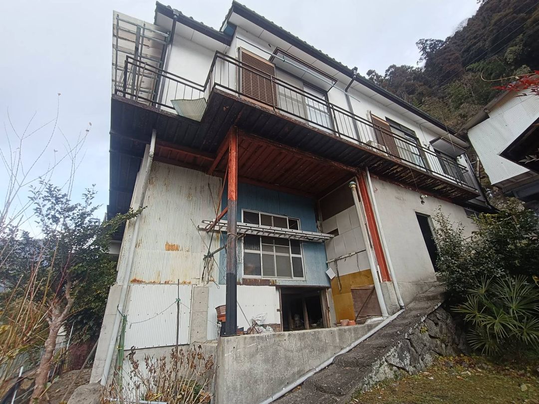 5K+ Wooden House for Sale in Oguni Town, Kumamoto - Thumbnail 2