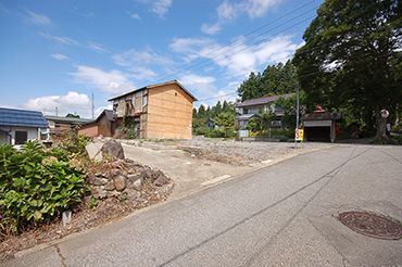 Land for Sale in Kijimadaira Village, Nagano with Mountain Views - Thumbnail 4