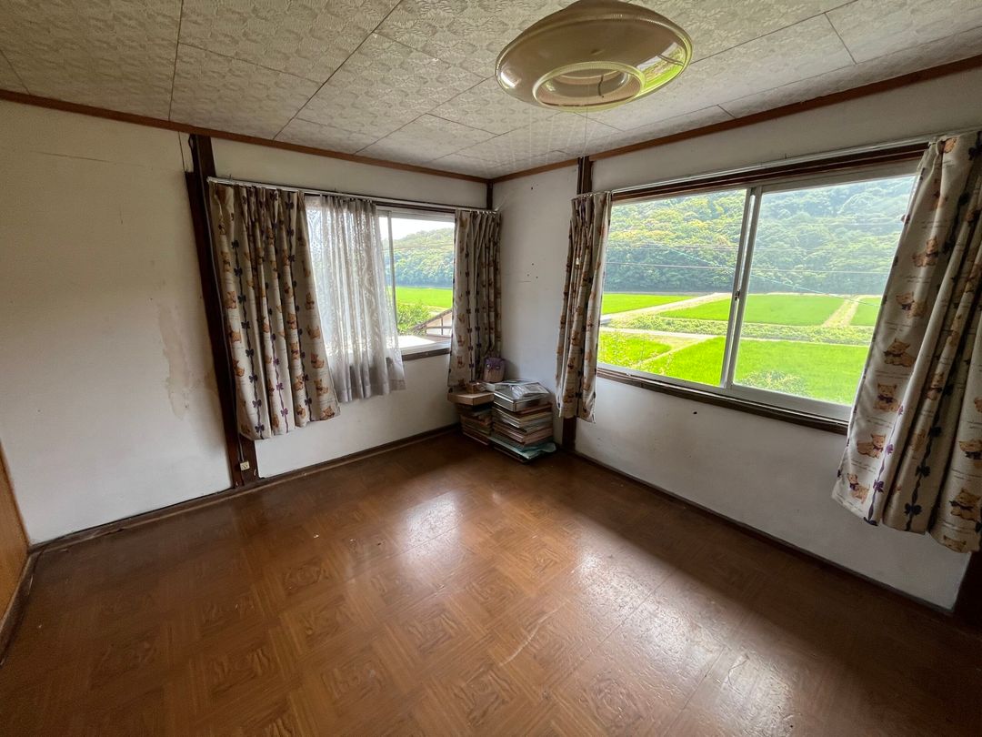 8DK Traditional House with Scenic Views in Chikujo Town, Fukuoka - Thumbnail 3
