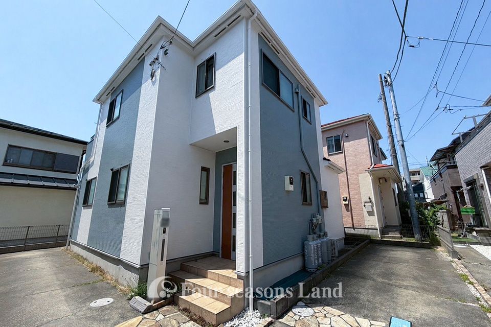 4LDK Resale House in Hiratsuka, Kanagawa - 110m² Land - Thumbnail 2
