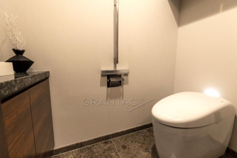 Grand Hills Moto-Azabu 1LDK Apartment for Sale in Minato, Tokyo - Thumbnail 4