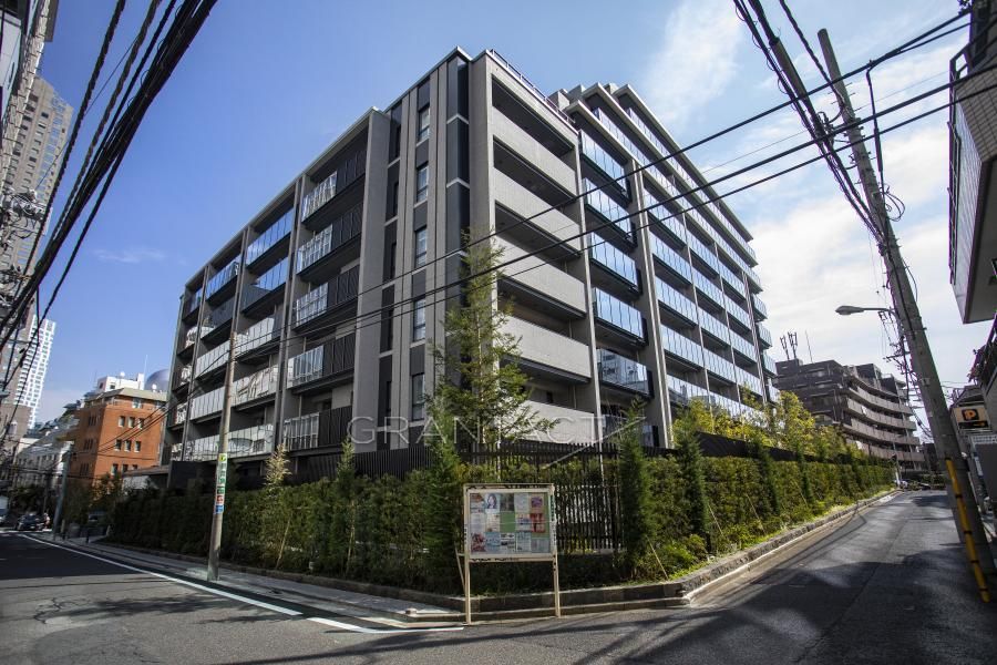 The Parkhouse Shibuya Minami-Daidocho 3LDK Apartment for Sale - Image 1