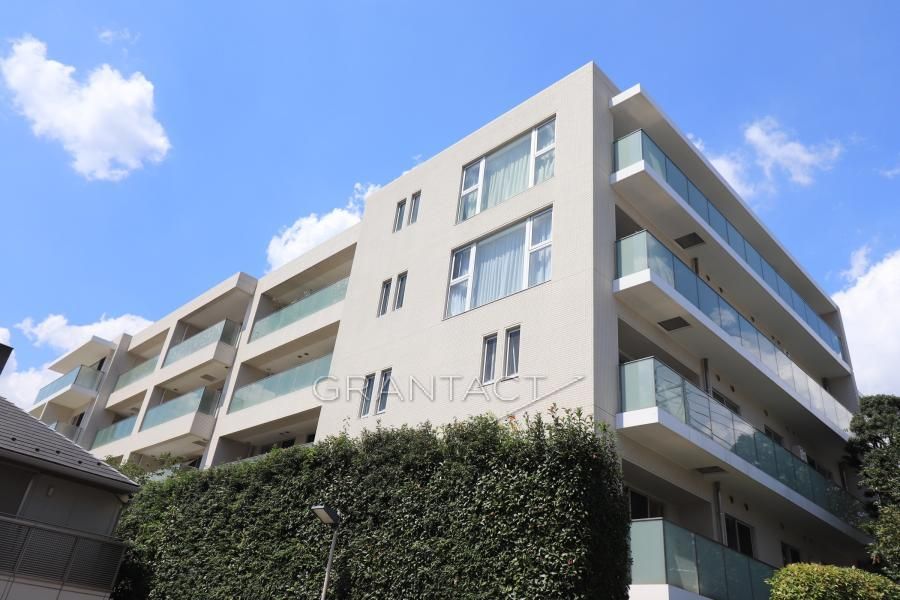 Jingumae 5-chome Blanche 2LDK Apartment for Sale in Shibuya - Thumbnail 3