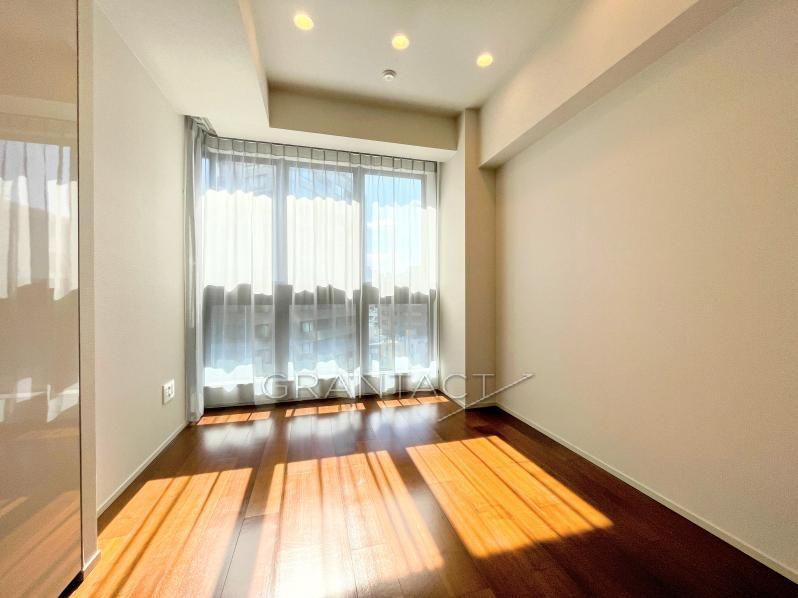 Brillia Ichibancho 3LDK Apartment for Sale in Chiyoda, Tokyo - Thumbnail 3