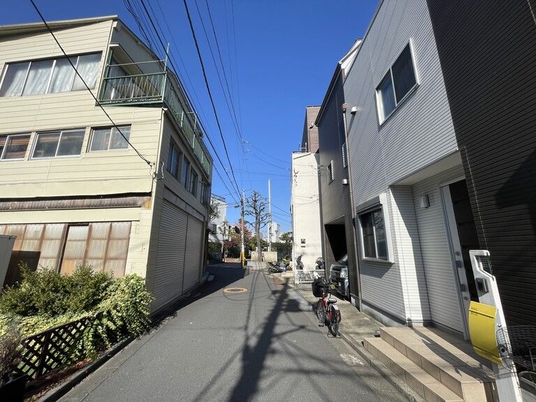 4LDK Detached House for Sale in Sumida Ward, Tokyo - Thumbnail 2