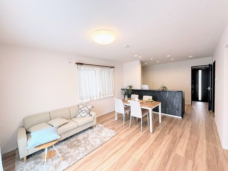Renovated 4LDK House in Chuo Rinkan, Yamato City - Thumbnail 3