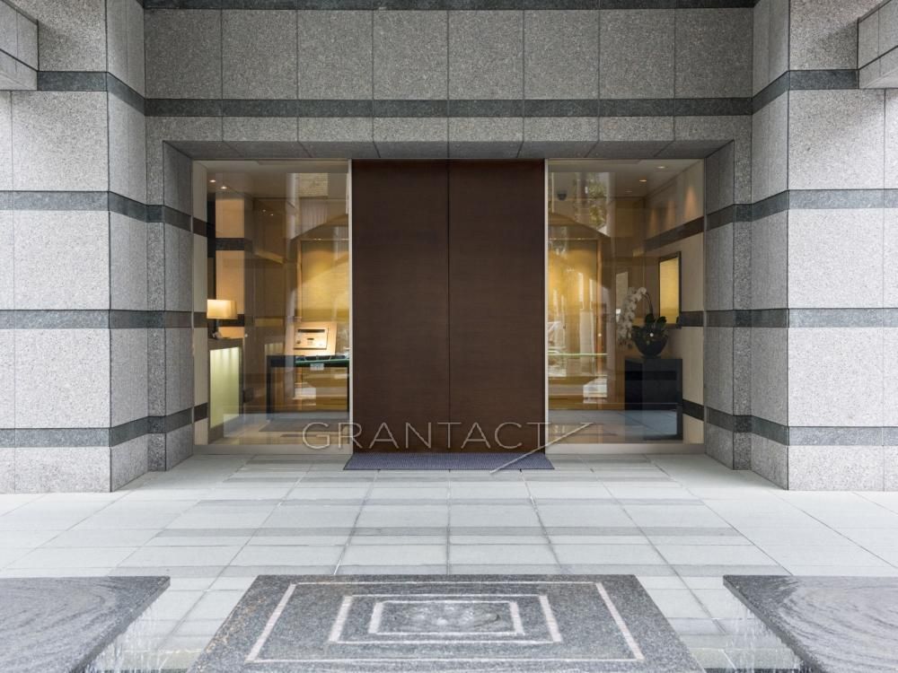 Sanbancho Park Terrace Sakura-en 2LDK Apartment in Chiyoda, Tokyo - Image 1