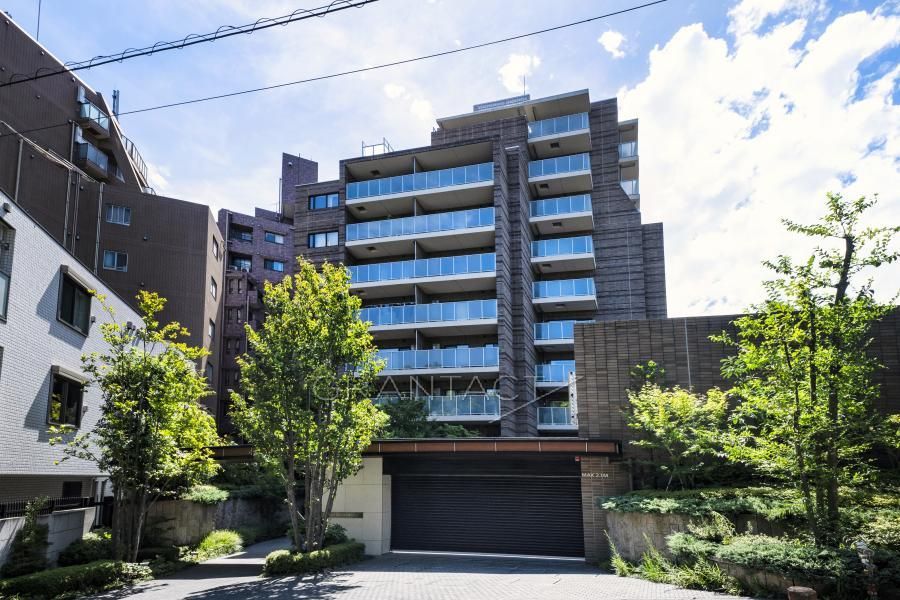 BRANZ Shibuya Tokiwamatsu 3LDK Apartment for Sale in Tokyo - Thumbnail 2