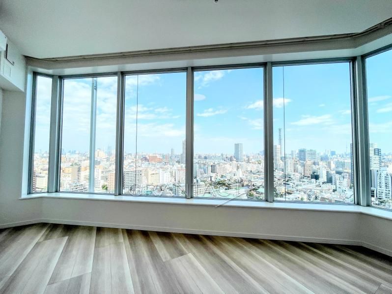 Lions Yotsuya Tower Gate 2LDK Apartment for Sale in Shinjuku, Tokyo - Thumbnail 4