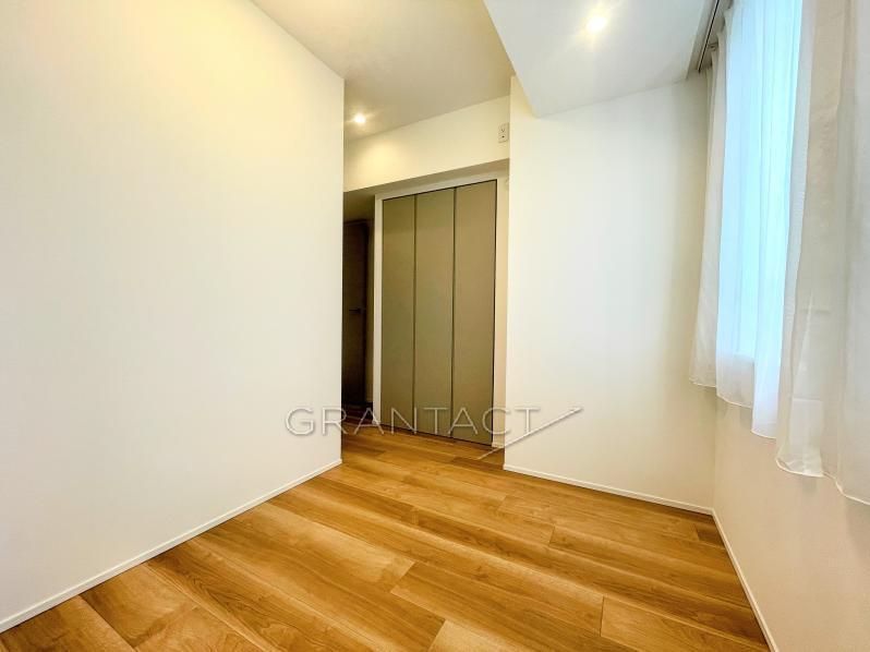 Courte Resident Tower 3LDK Apartment for Sale in Bunkyo, Tokyo - Thumbnail 3