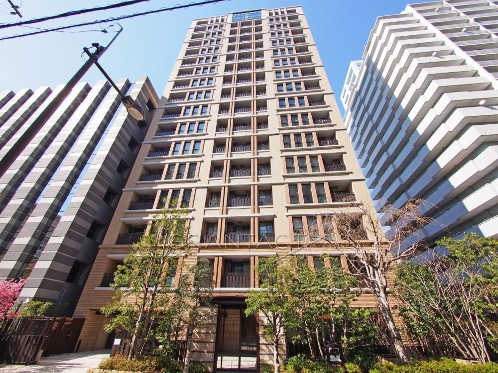 Prestige Nine Dan 3LDK Apartment for Sale in Chiyoda, Tokyo - Image 1