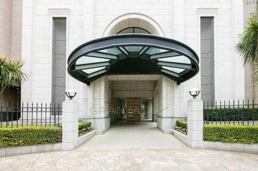Tokyo Park Tower 3LDK Apartment for Sale in Chiyoda - Thumbnail 3