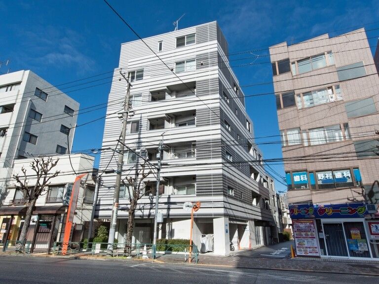 Studio Apartment for Sale in Suginami, Tokyo - 26m² Near Hōnanchō Station - Image 1