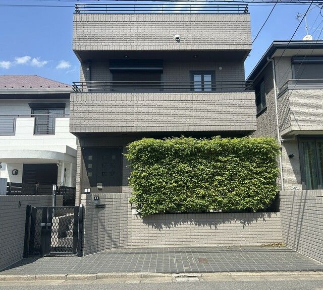 3LDK Detached House in Tokiwadai, Itabashi, Tokyo - Thumbnail 2