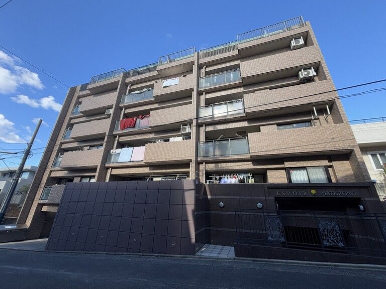 Renovated 3LDK Apartment for Sale in Nagoya's Mizuho Ward - Thumbnail 2