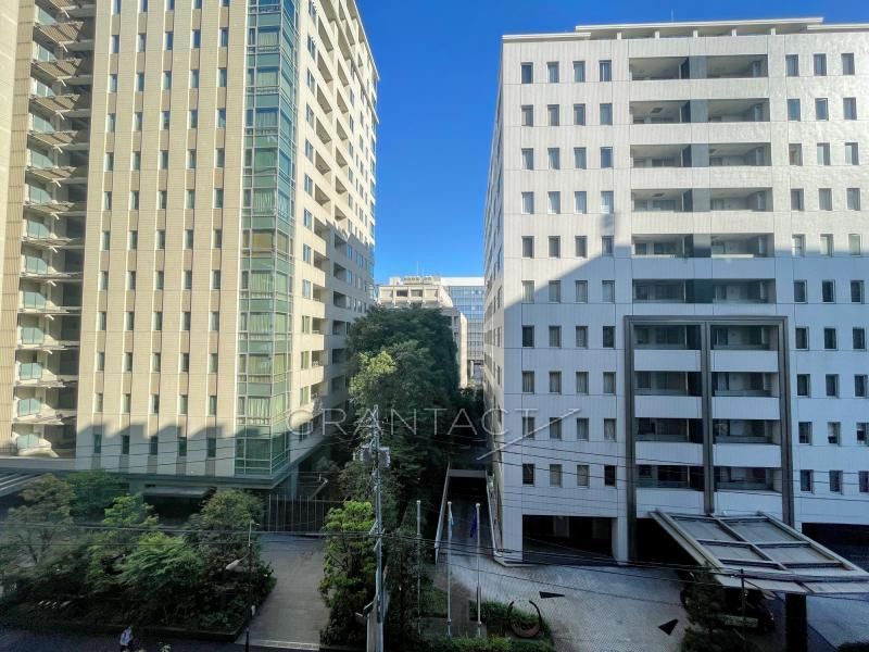 Premist Kudan 3LDK Apartment for Sale in Chiyoda, Tokyo - Thumbnail 3