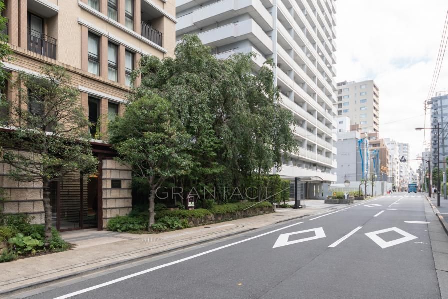 Premist Kudan 3LDK Apartment for Sale in Chiyoda, Tokyo - Thumbnail 4