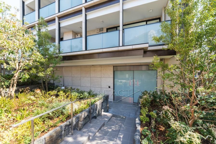 3LDK Apartment for Sale in Ebisu, Shibuya, Tokyo - 111.19 sqm - Thumbnail 4
