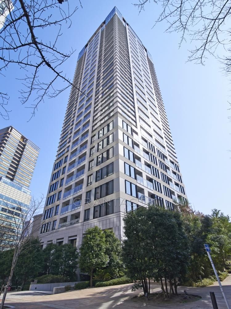 SAION SAKURAZAKA 4LDK Apartment for Sale in Akasaka, Tokyo - Thumbnail 2