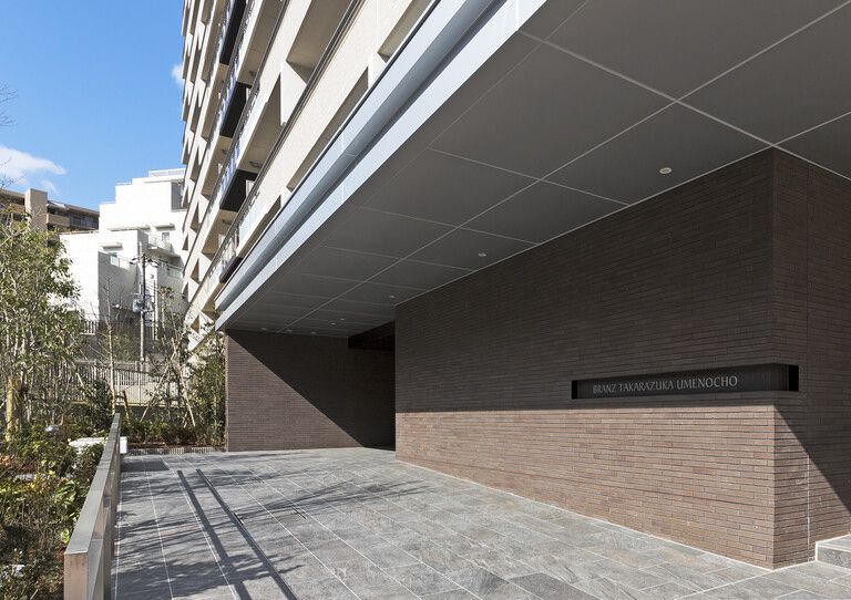 BRANZ Takarazuka Umeno-cho 3LDK Apartment for Sale - Thumbnail 3