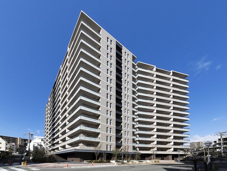 BRANZ Takarazuka Umeno-cho 3LDK Apartment for Sale - Thumbnail 2