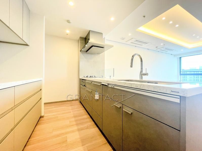 The Parkhouse Gran Sanbancho 3LDK Apartment for Sale in Chiyoda - Thumbnail 3