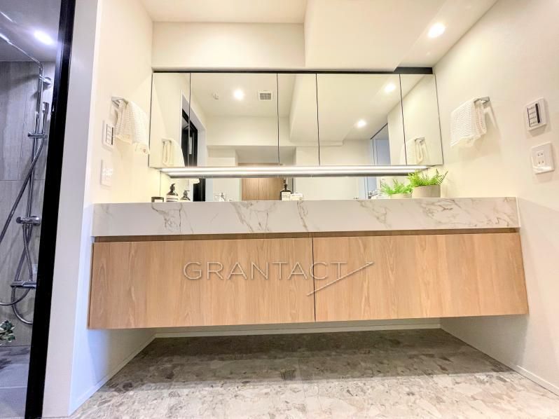 Ichibancho Park Mansion 3LDK Renovated Apartment in Chiyoda - Thumbnail 4