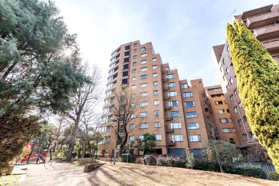 Ichibancho Park Mansion 3LDK Renovated Apartment in Chiyoda - Thumbnail 2