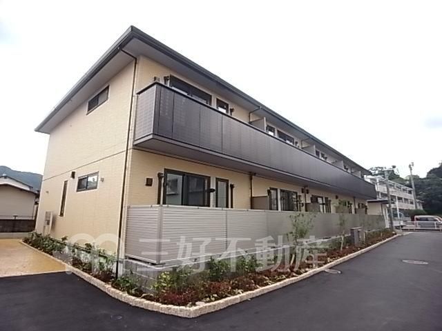 Modern 1LDK Apartment Near Kasugabaru Station in Onojo City - Thumbnail 4