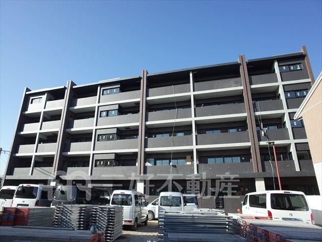 Modern 1LDK Apartment Near Kasugabaru Station in Onojo City - Thumbnail 3