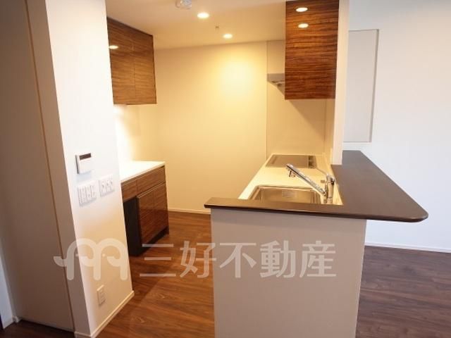 2LDK Apartment for Rent in Fukuoka Momochi 77.32m² - Thumbnail 4