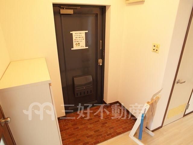 3DK Apartment for Rent in Jonan Ward, Fukuoka City - Thumbnail 2