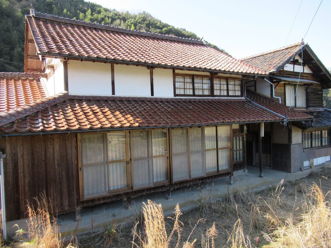 Two-Storey Wooden House in Masuda, Shimane – 137m² with Garden - Thumbnail 2