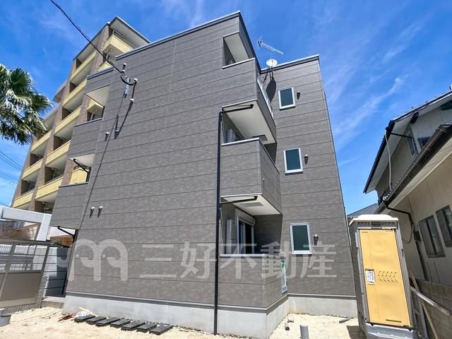1LDK Apartment for Rent in Yokohama, Nishi-ku, Fukuoka - Thumbnail 2