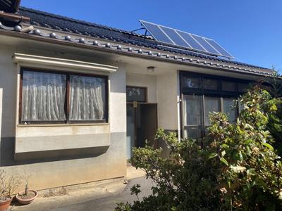 083_A house with a field and a wide veranda located in the center of town - Machikado Office — Image 1, Tateshina, Nagano