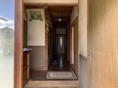 083_A house with a field and a wide veranda located in the center of town - Machikado Office — Image 3, Tateshina, Nagano