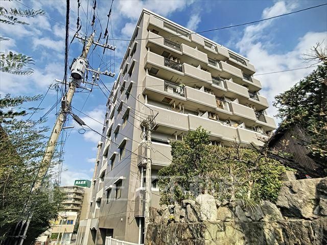1K Apartment for Rent in Fukuoka Jonan Ward - Thumbnail 2