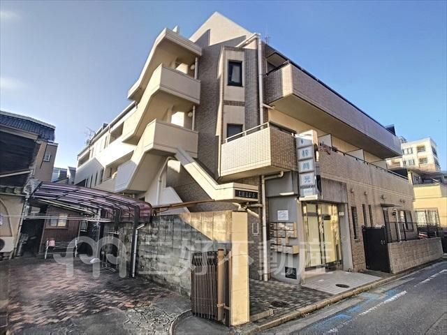 Lexus Apartment for Rent in Jonan Ward, Fukuoka - Thumbnail 3