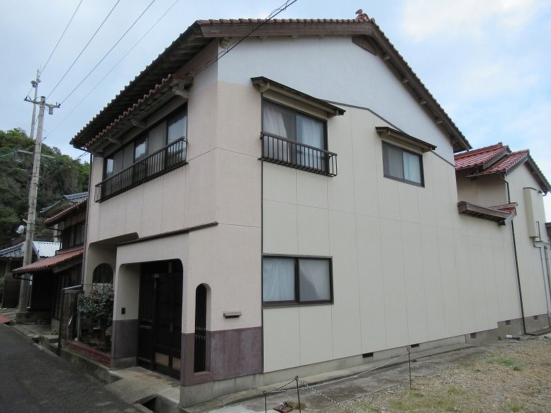 9DK House for Sale in Masuda, Shimane with Sea Views - Thumbnail 2