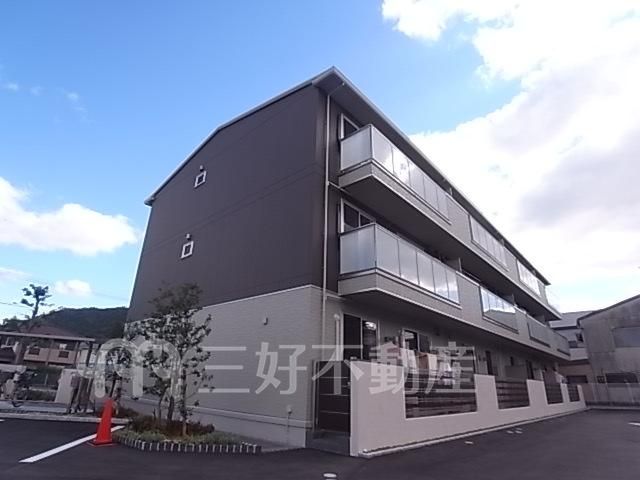 2LDK Apartment for Rent in Onojo City, Fukuoka - Thumbnail 2